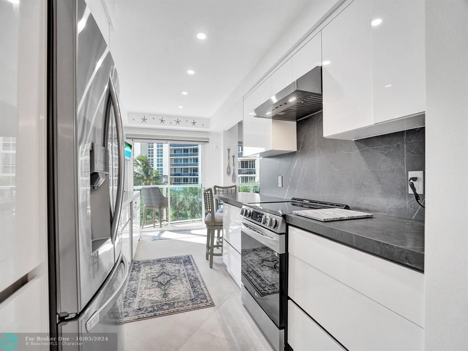 For Sale: $899,900 (2 beds, 2 baths, 1662 Square Feet)