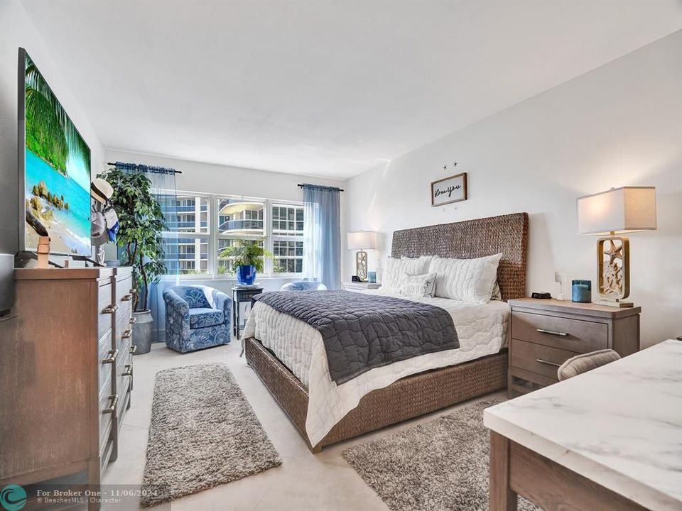 For Sale: $899,900 (2 beds, 2 baths, 1662 Square Feet)