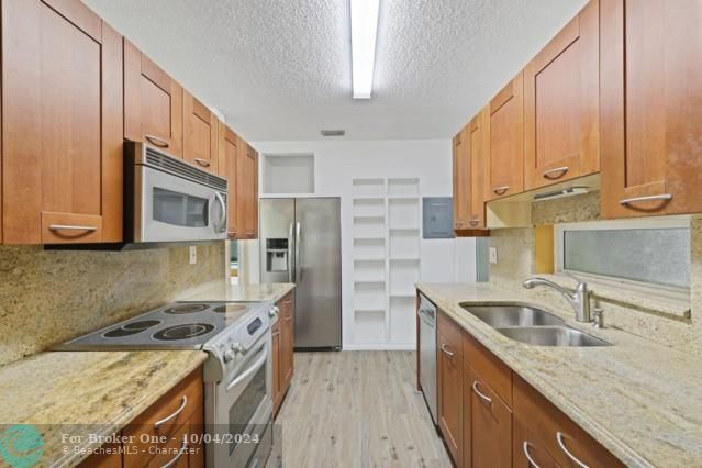 For Rent: $3,750 (3 beds, 2 baths, 1439 Square Feet)