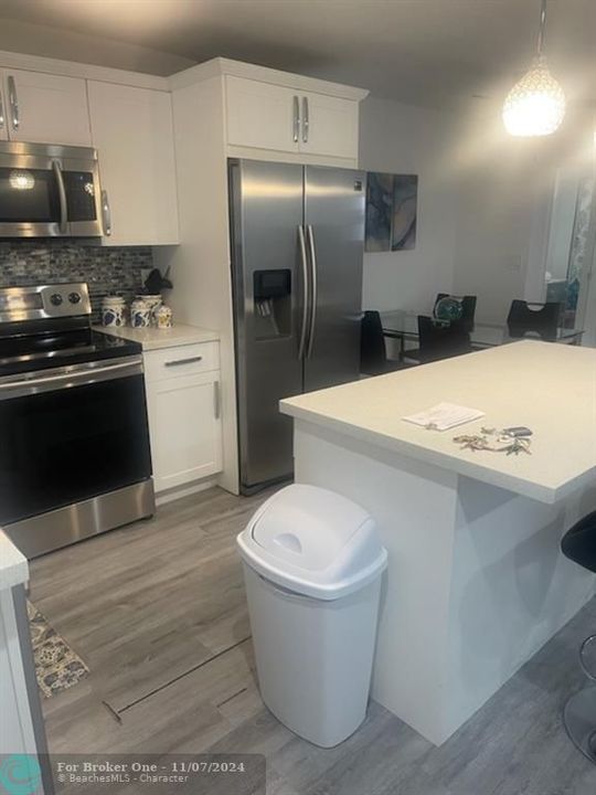 For Rent: $2,200 (1 beds, 1 baths, 670 Square Feet)