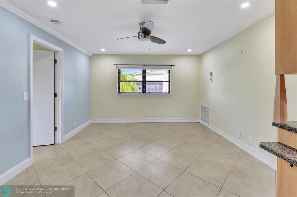 For Sale: $425,000 (2 beds, 2 baths, 1338 Square Feet)