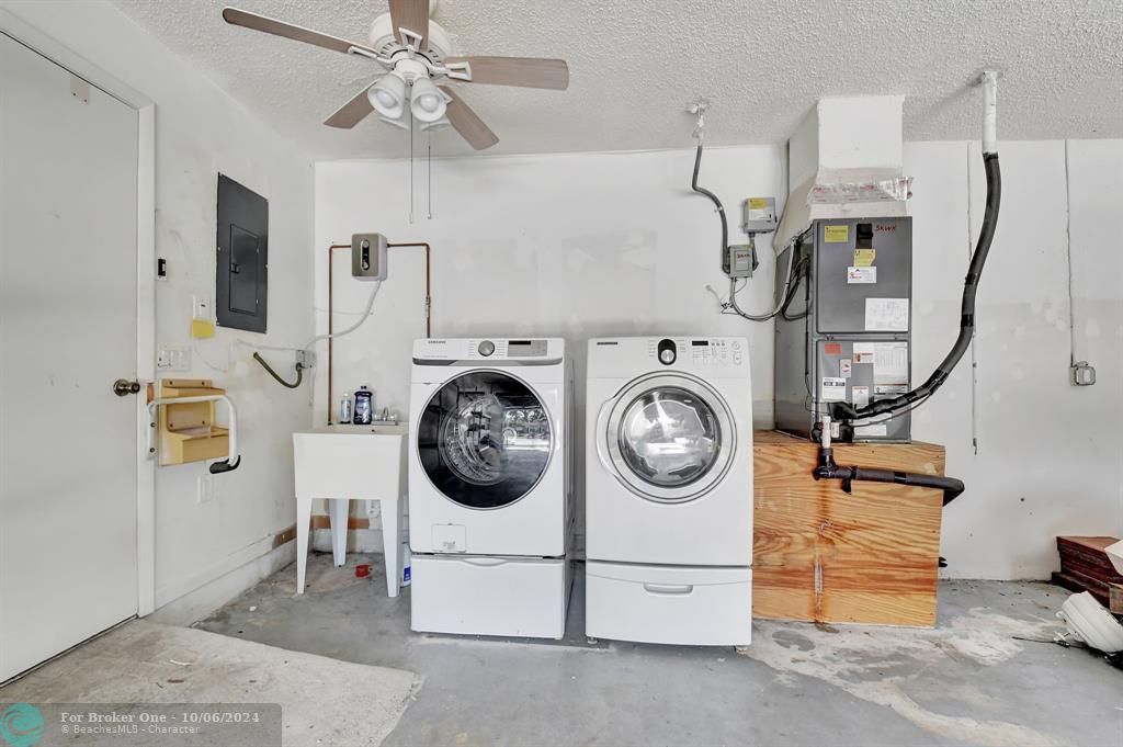 For Sale: $425,000 (2 beds, 2 baths, 1338 Square Feet)