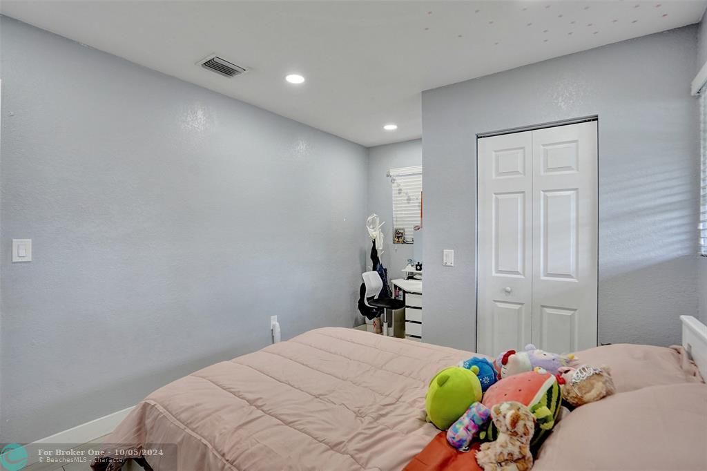 For Sale: $470,000 (3 beds, 2 baths, 1320 Square Feet)