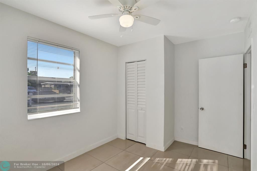 For Sale: $369,000 (3 beds, 1 baths, 817 Square Feet)