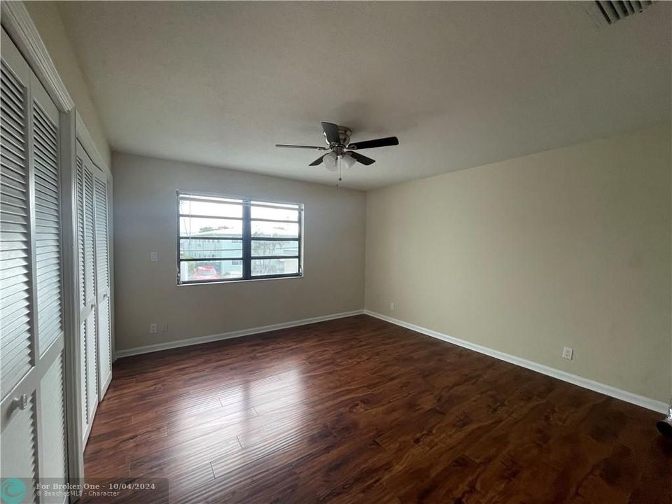 For Rent: $1,825 (1 beds, 1 baths, 800 Square Feet)