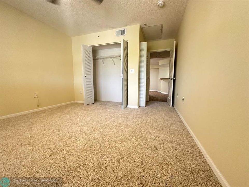 For Rent: $1,595 (1 beds, 1 baths, 802 Square Feet)