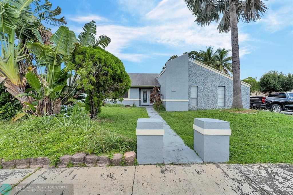 For Sale: $660,000 (4 beds, 2 baths, 2645 Square Feet)