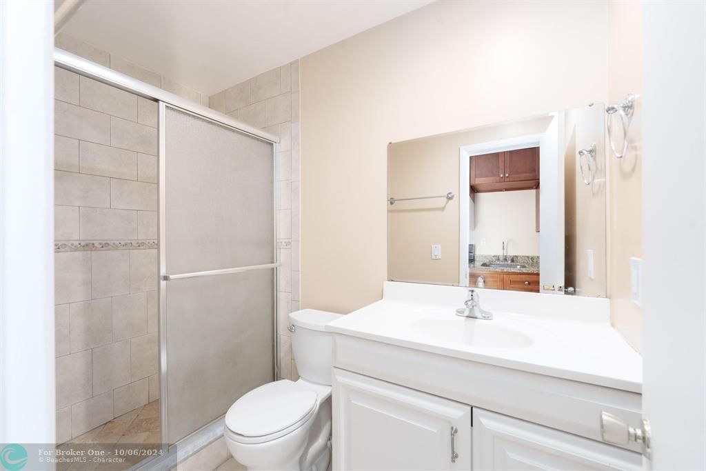 For Sale: $1,475 (1 beds, 1 baths, 2734 Square Feet)