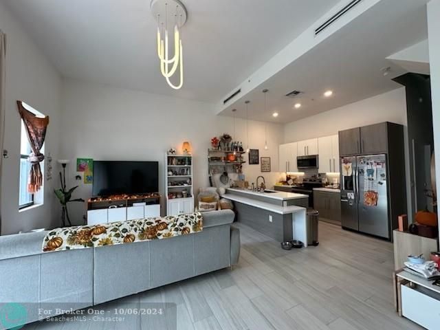 For Sale: $469,000 (2 beds, 2 baths, 1520 Square Feet)