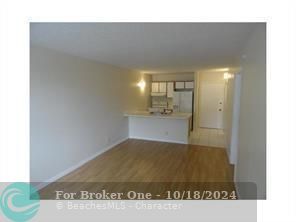 For Rent: $1,500 (1 beds, 1 baths, 606 Square Feet)