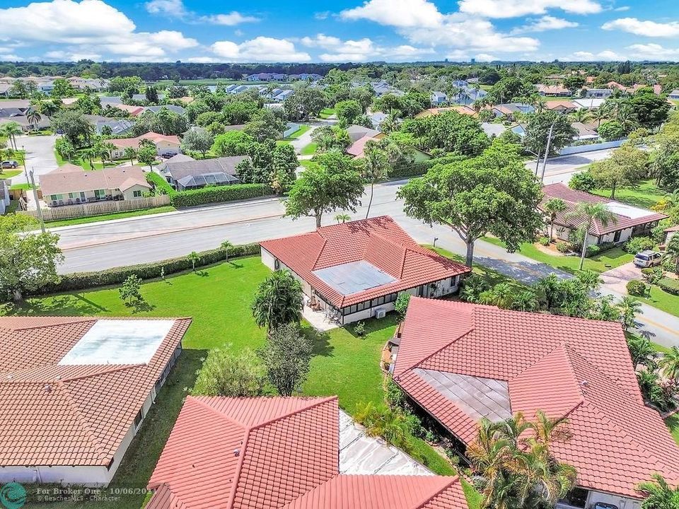 For Sale: $485,000 (3 beds, 2 baths, 1834 Square Feet)