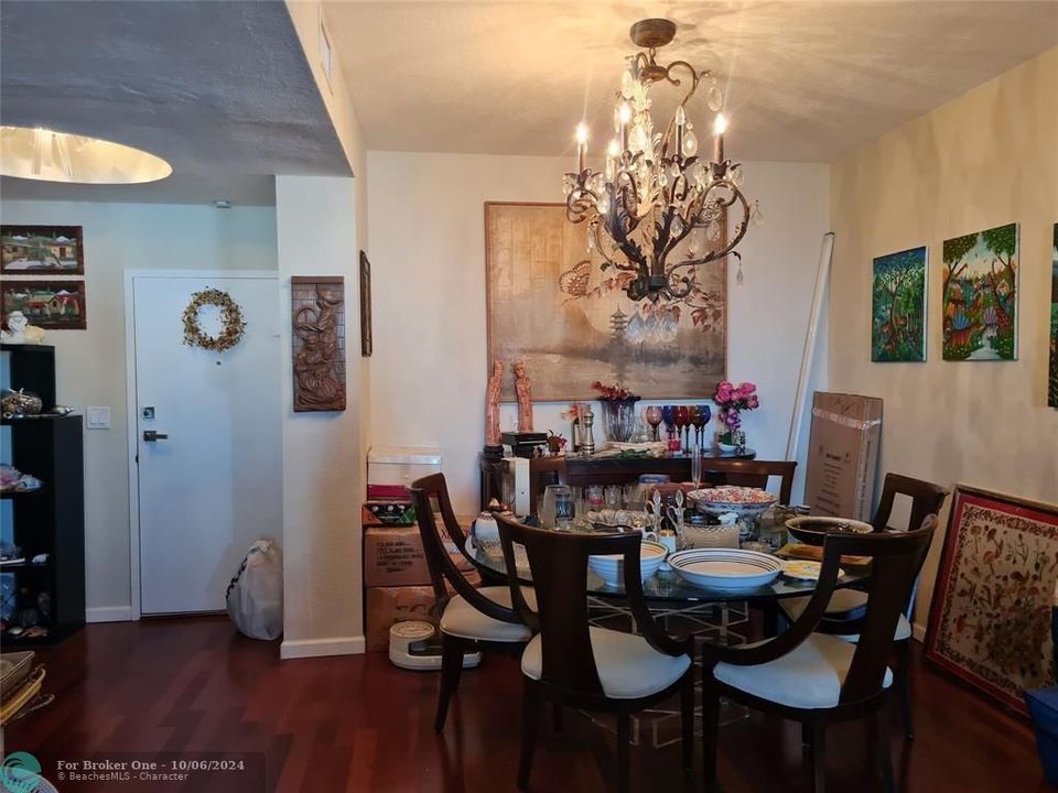 For Sale: $465,000 (2 beds, 2 baths, 2150 Square Feet)