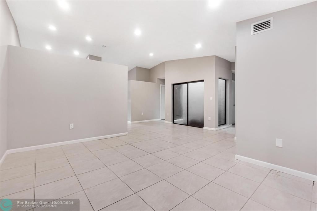 For Sale: $499,900 (3 beds, 2 baths, 1457 Square Feet)