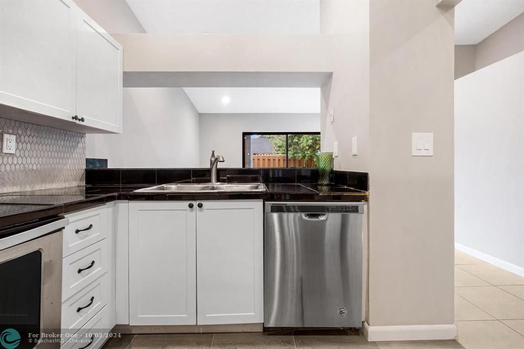 For Sale: $499,900 (3 beds, 2 baths, 1457 Square Feet)