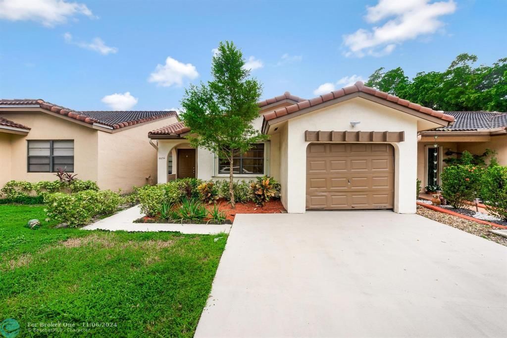 For Sale: $499,900 (3 beds, 2 baths, 1457 Square Feet)