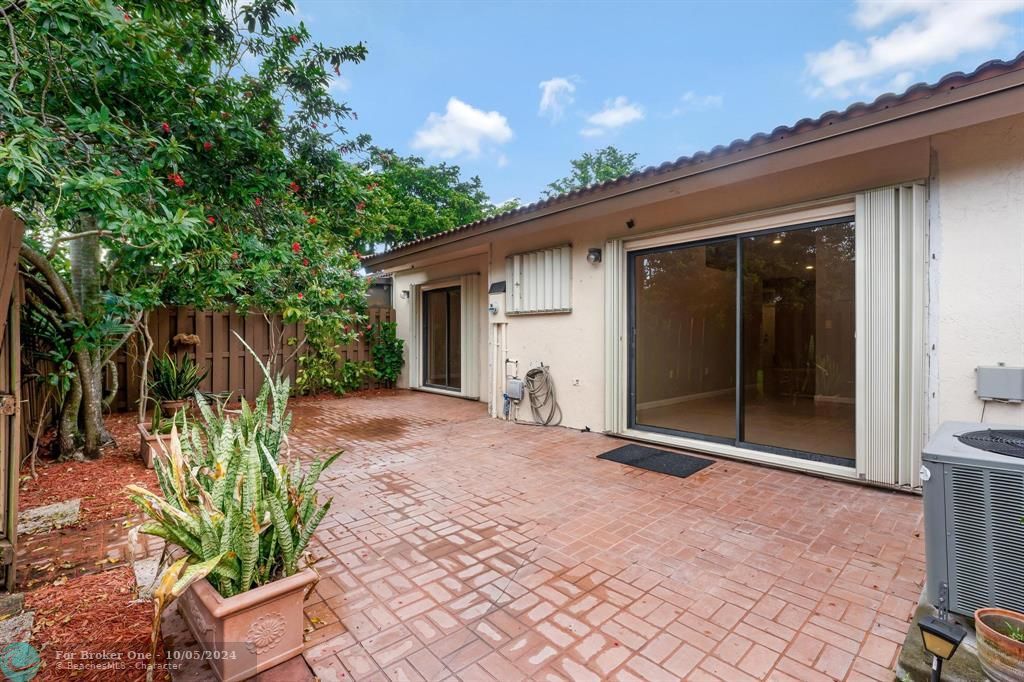 For Sale: $499,900 (3 beds, 2 baths, 1457 Square Feet)