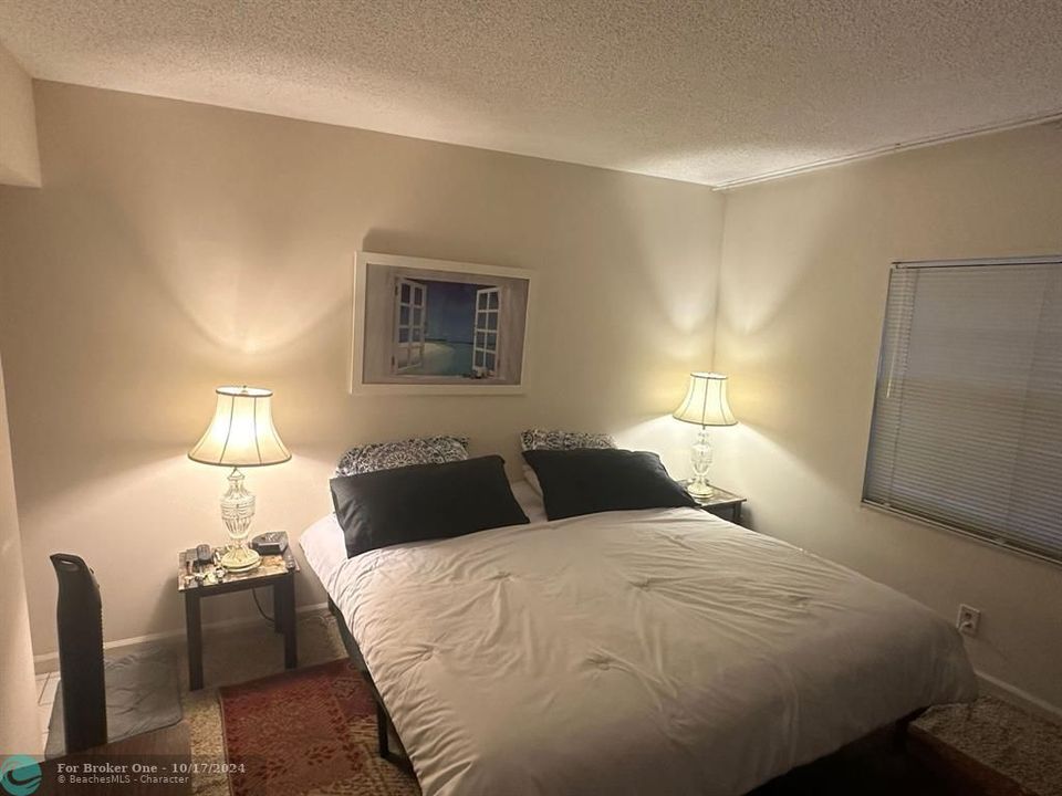 For Sale: $177,000 (1 beds, 1 baths, 667 Square Feet)