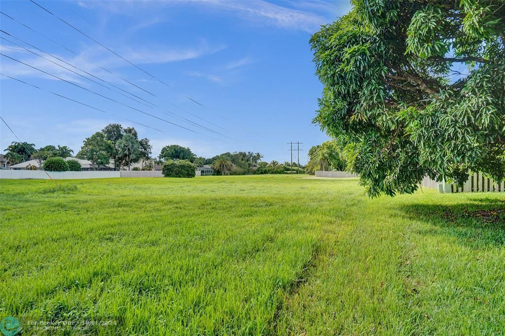 For Sale: $650,000 (4 beds, 2 baths, 1908 Square Feet)