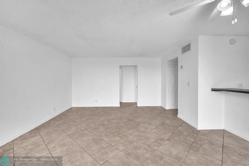 For Rent: $2,600 (2 beds, 2 baths, 1170 Square Feet)