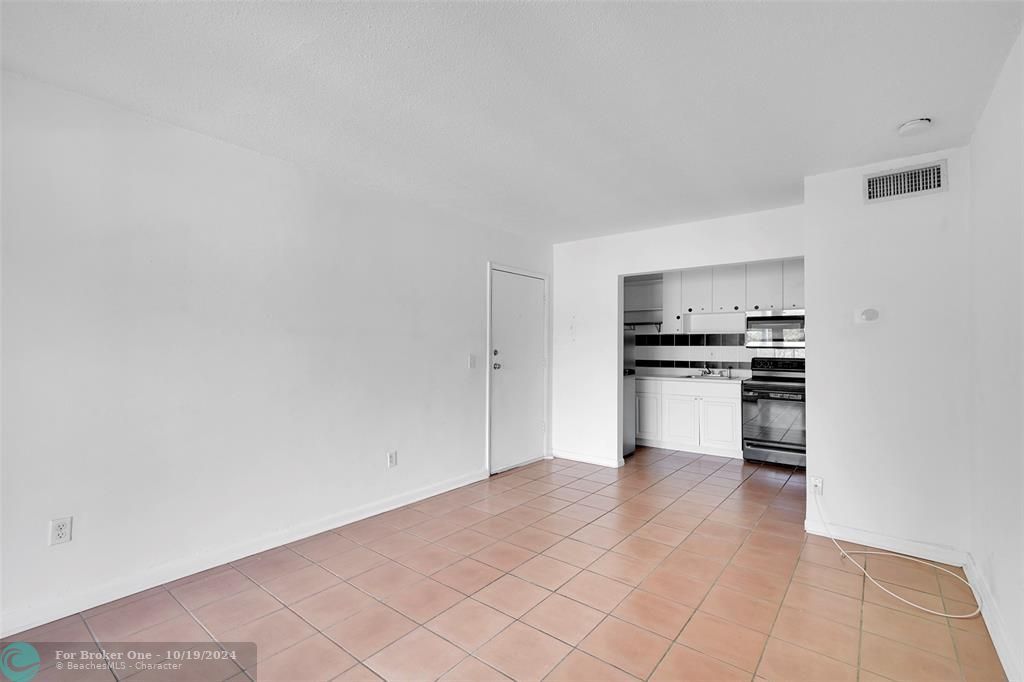 For Rent: $1,600 (1 beds, 1 baths, 540 Square Feet)