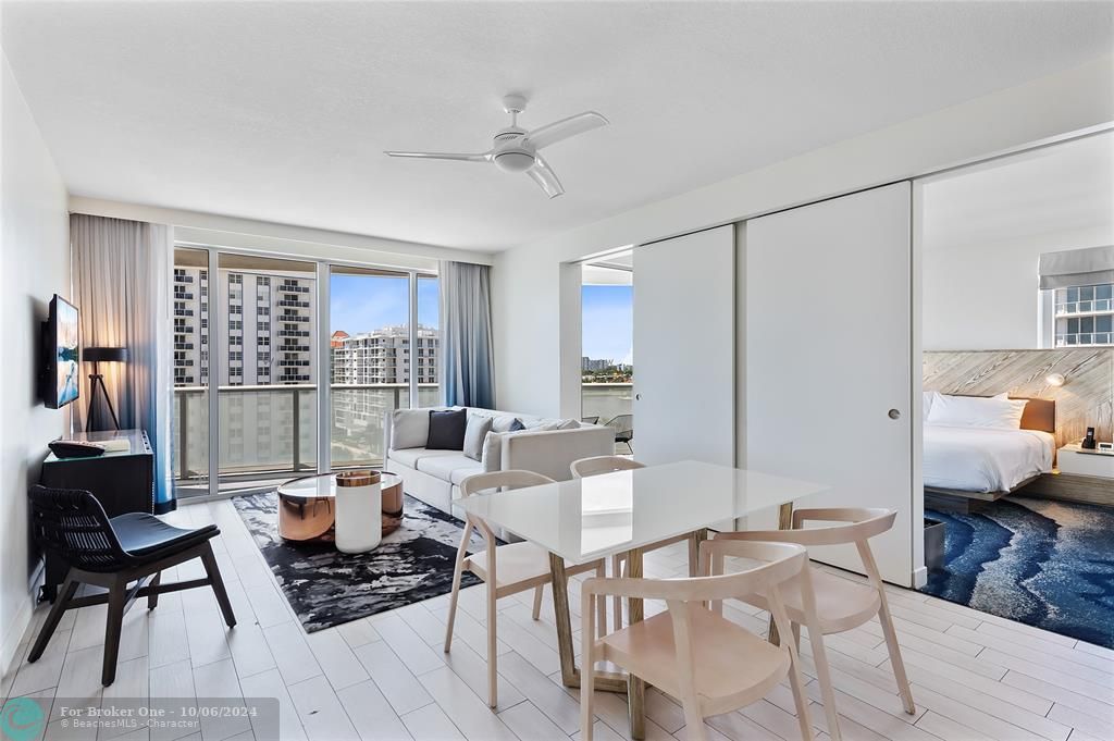 For Sale: $725,000 (1 beds, 1 baths, 709 Square Feet)