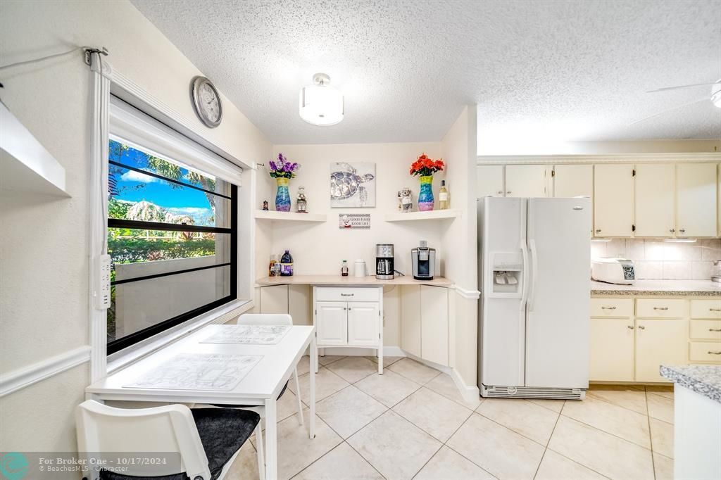 For Sale: $269,000 (2 beds, 2 baths, 1237 Square Feet)