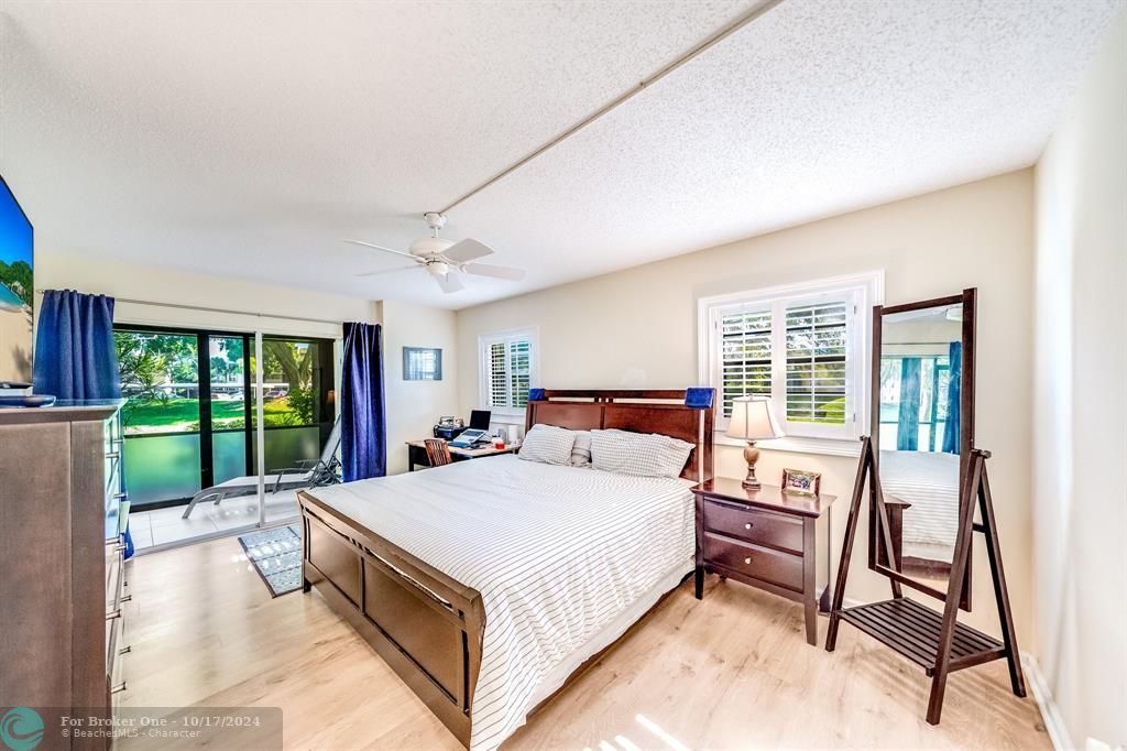 For Sale: $269,000 (2 beds, 2 baths, 1237 Square Feet)