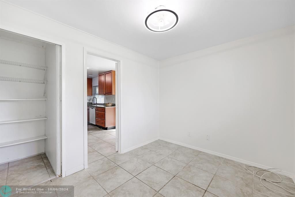 For Sale: $320,000 (2 beds, 2 baths, 1331 Square Feet)