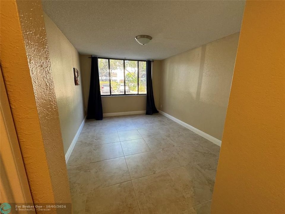 For Rent: $2,700 (2 beds, 2 baths, 1320 Square Feet)