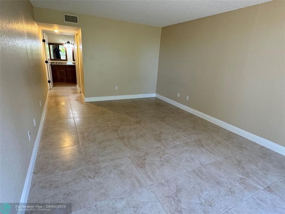 For Rent: $2,700 (2 beds, 2 baths, 1320 Square Feet)