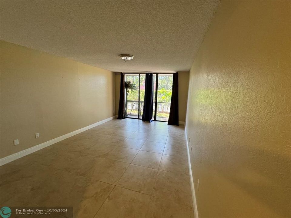 For Rent: $2,700 (2 beds, 2 baths, 1320 Square Feet)