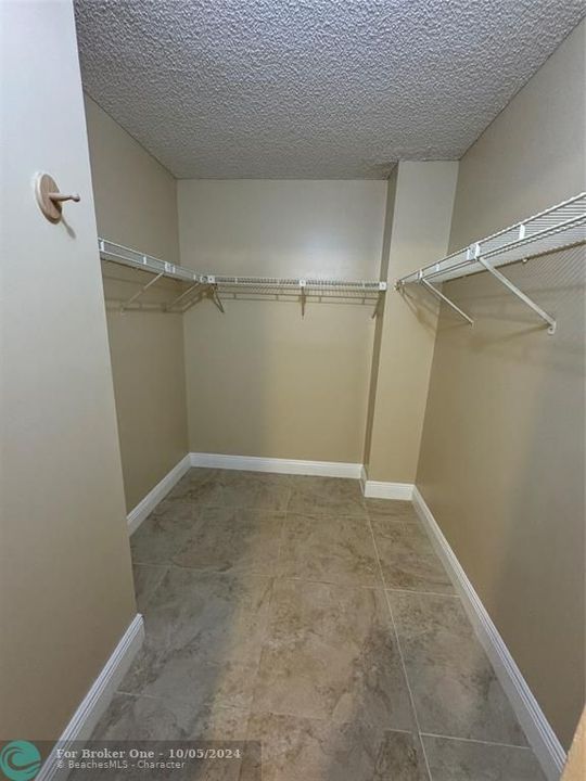 For Rent: $2,700 (2 beds, 2 baths, 1320 Square Feet)