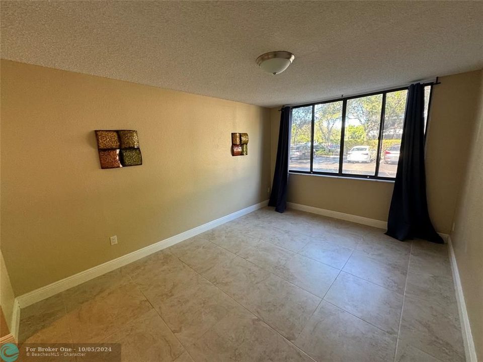 For Rent: $2,700 (2 beds, 2 baths, 1320 Square Feet)