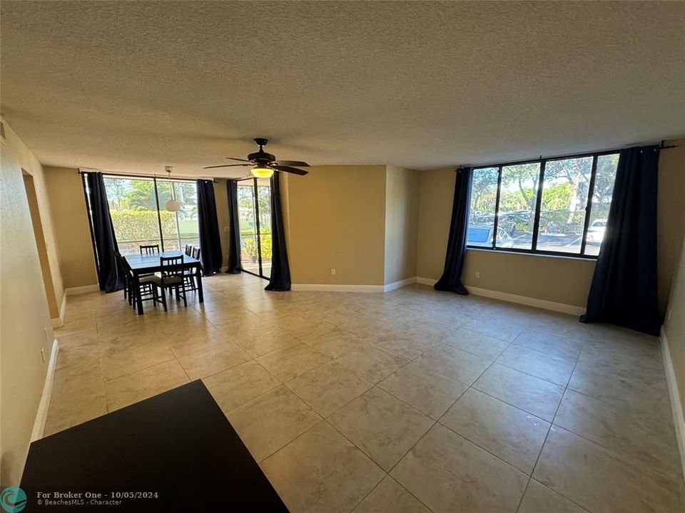 For Rent: $2,700 (2 beds, 2 baths, 1320 Square Feet)