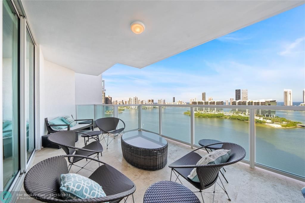 For Sale: $2,500,000 (3 beds, 4 baths, 3298 Square Feet)