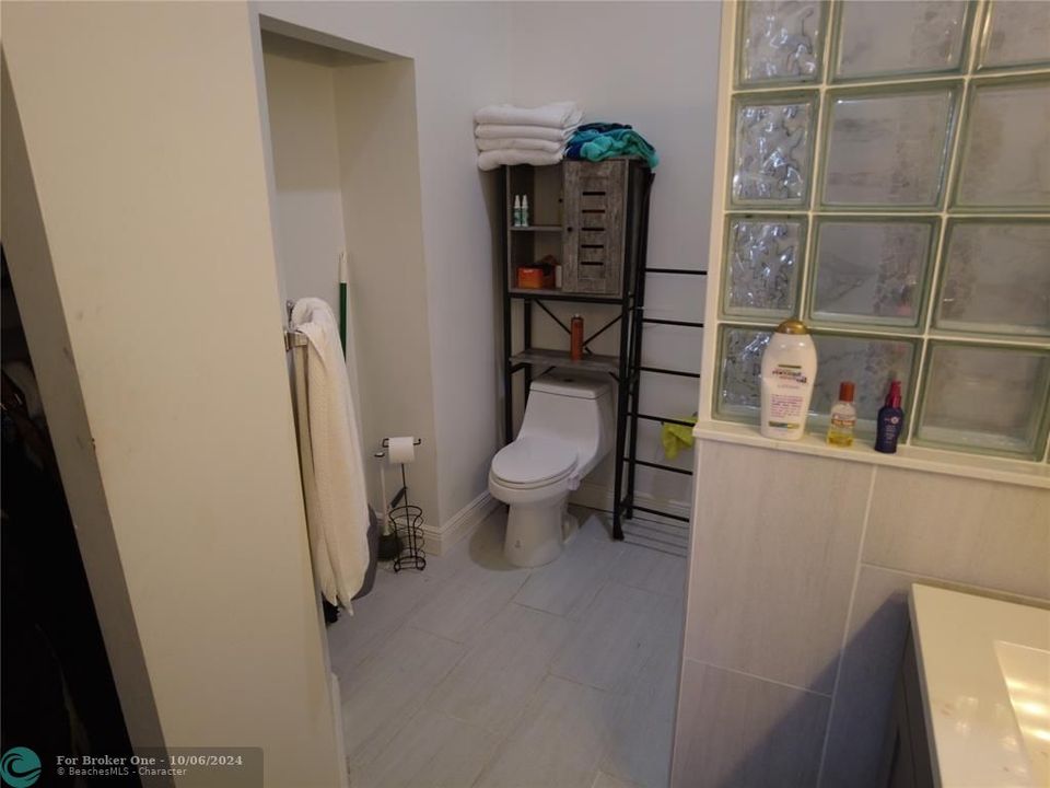 В аренду: $2,450 (2 спален, 2 ванн, 1236 Квадратных фут)