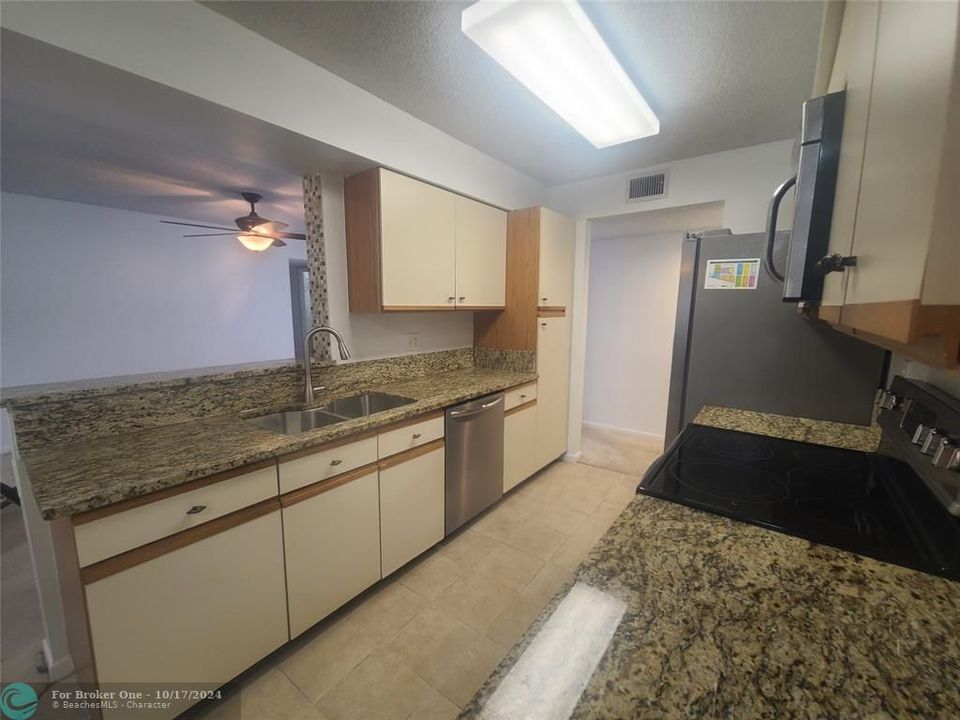 For Sale: $369,900 (3 beds, 2 baths, 1504 Square Feet)