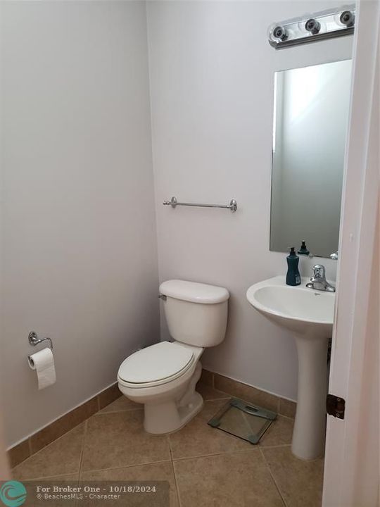 For Rent: $3,750 (3 beds, 2 baths, 3465 Square Feet)