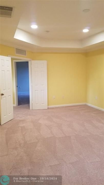 For Rent: $3,750 (3 beds, 2 baths, 3465 Square Feet)