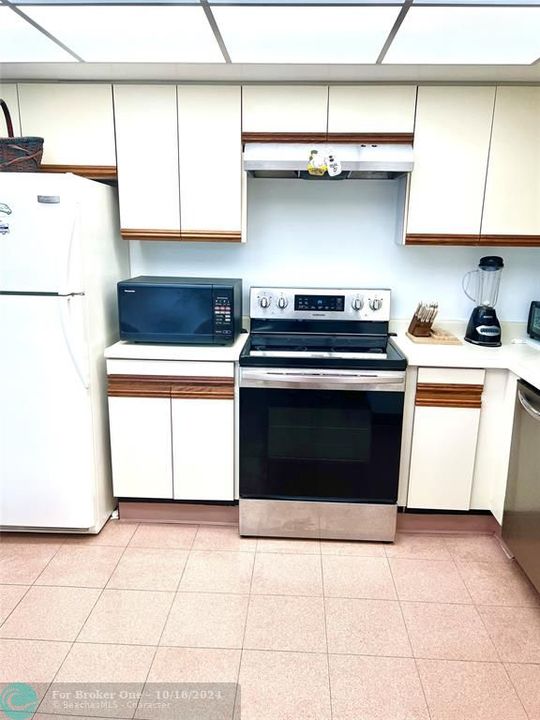 For Rent: $5,000 (2 beds, 2 baths, 1407 Square Feet)