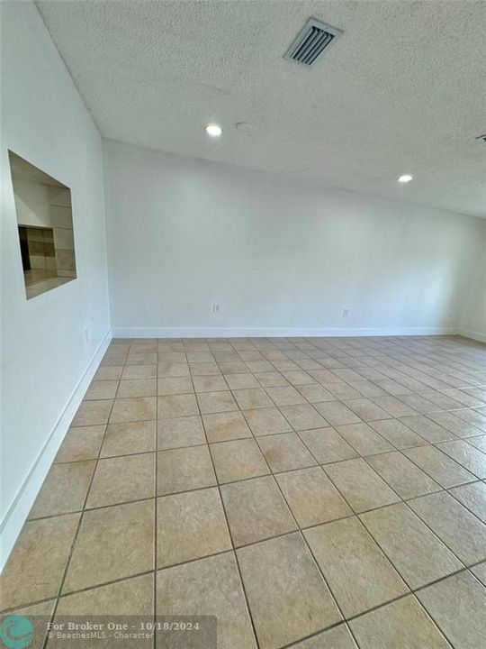 For Rent: $2,850 (2 beds, 2 baths, 1210 Square Feet)