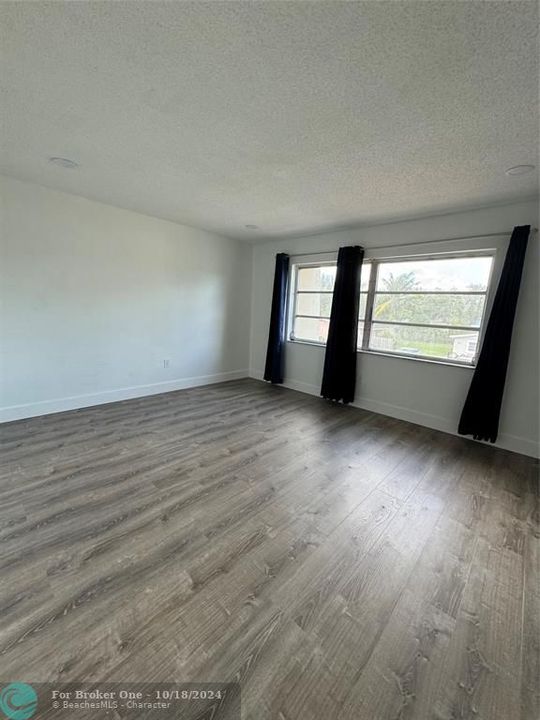 For Rent: $2,850 (2 beds, 2 baths, 1210 Square Feet)