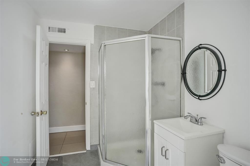 For Sale: $415,000 (2 beds, 2 baths, 1111 Square Feet)