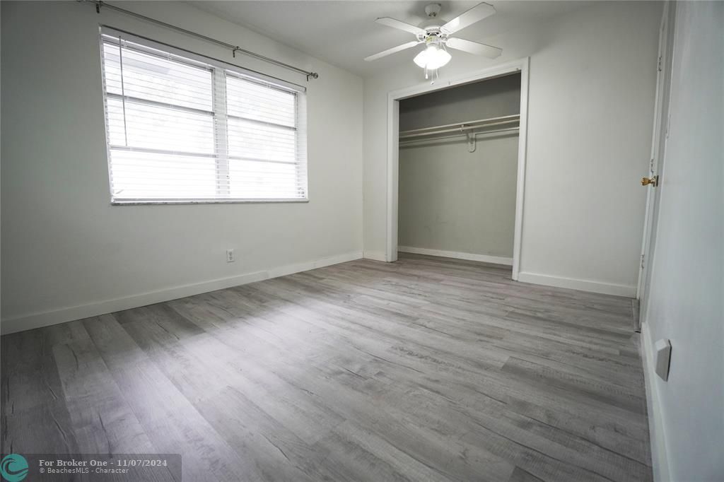 For Rent: $2,700 (2 beds, 1 baths, 864 Square Feet)