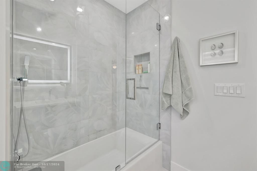 For Sale: $1,500,000 (4 beds, 2 baths, 2313 Square Feet)