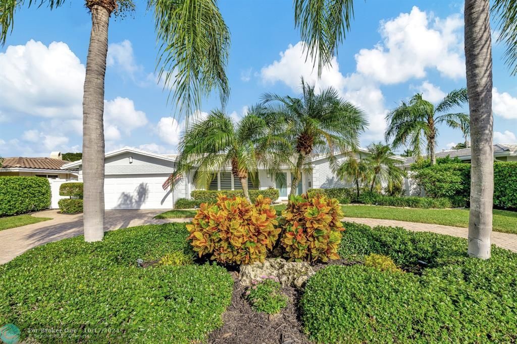 For Sale: $1,500,000 (4 beds, 2 baths, 2313 Square Feet)