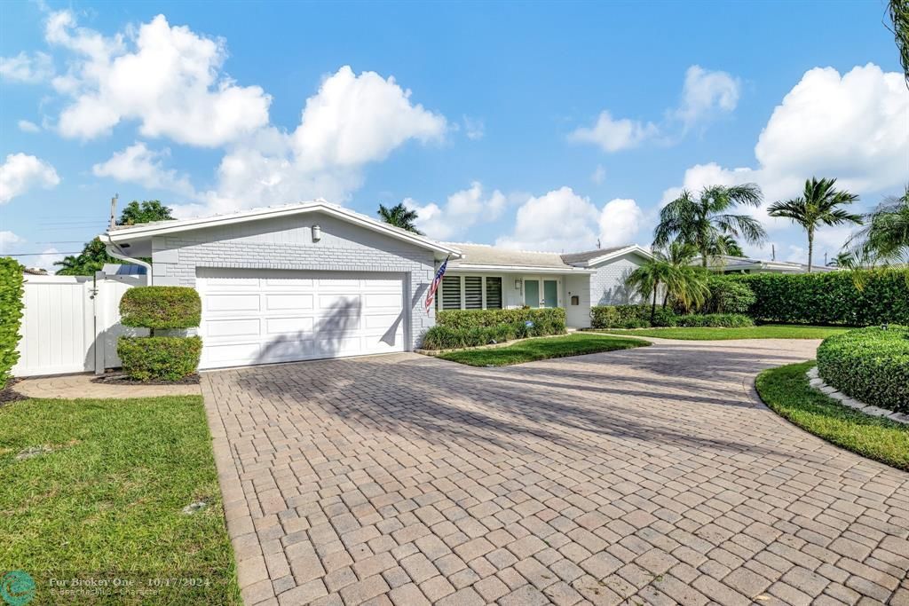 For Sale: $1,500,000 (4 beds, 2 baths, 2313 Square Feet)