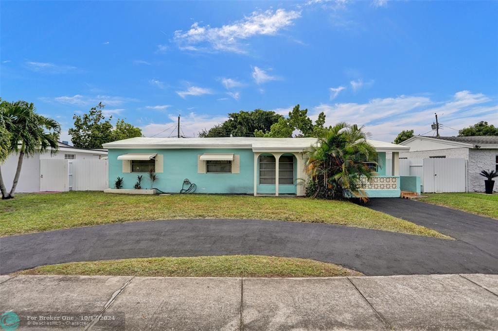 For Sale: $495,000 (3 beds, 2 baths, 1564 Square Feet)