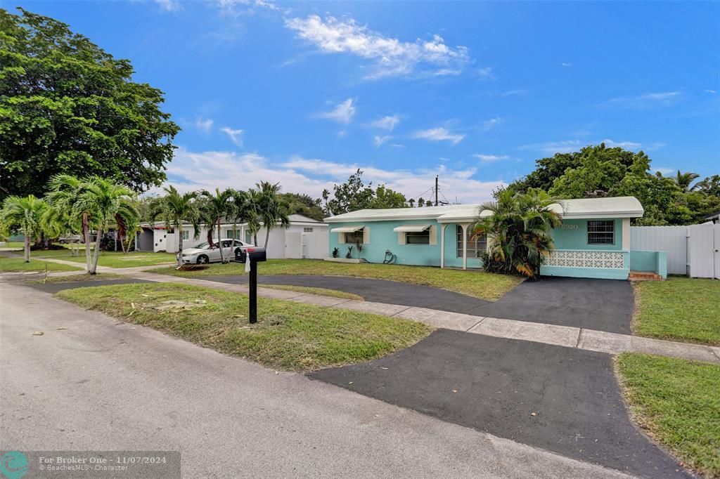 For Sale: $495,000 (3 beds, 2 baths, 1564 Square Feet)