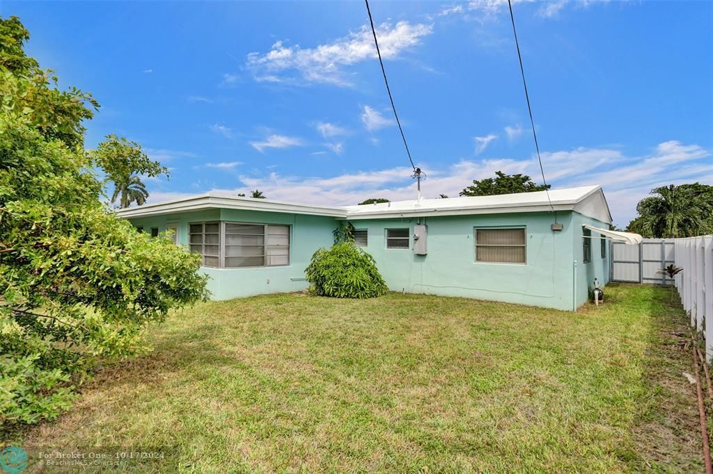 For Sale: $495,000 (3 beds, 2 baths, 1564 Square Feet)